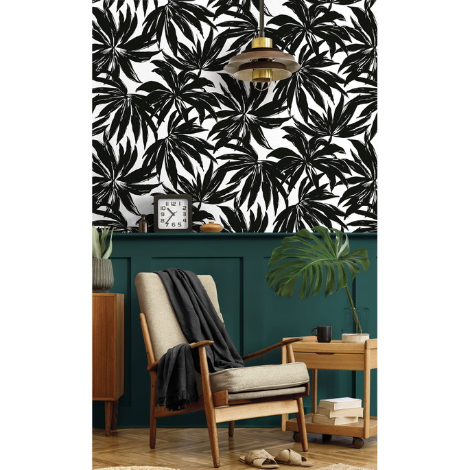 Daisy Bennett Palma Black Wallpaper image 2 of 5