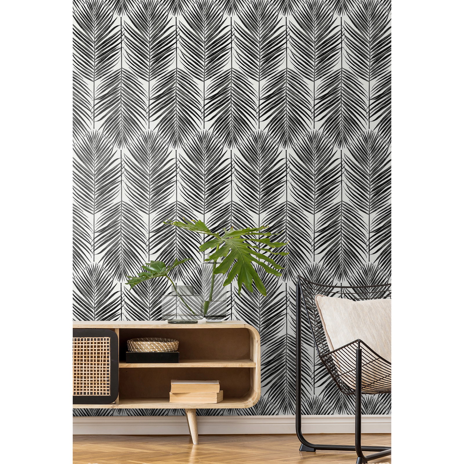 Seabrook Designs Marina Palm Ebony Wallpaper | OnlineFabricStore