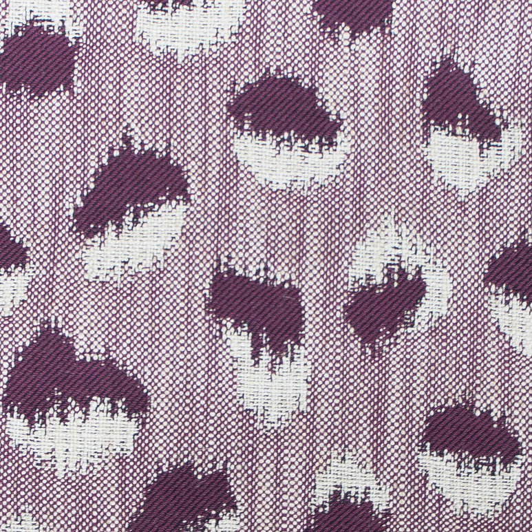 Gastón y Daniela Castilla Berenjena Fabric