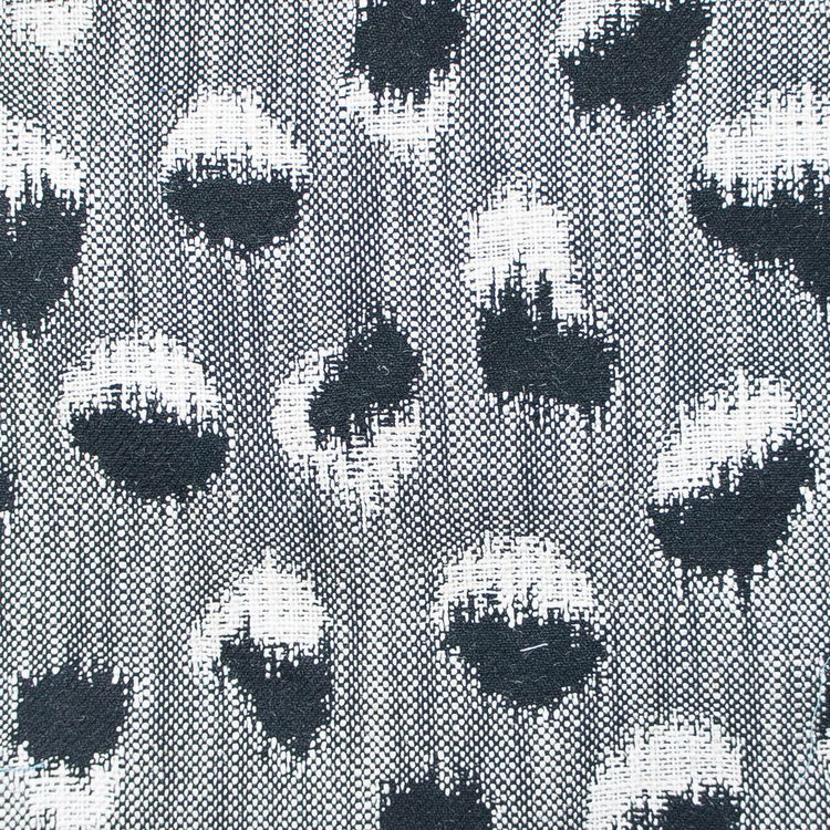 Gastón y Daniela Castilla Black Fabric
