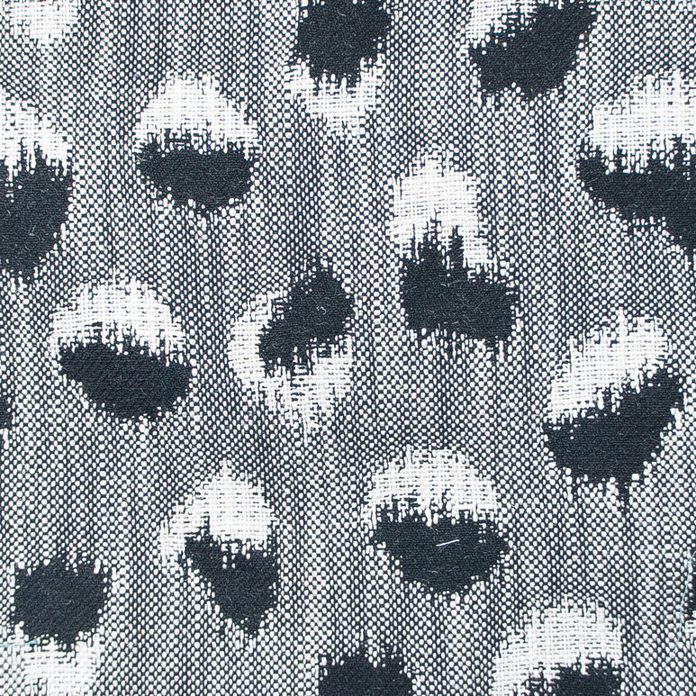 Gastón y Daniela Castilla Black Fabric